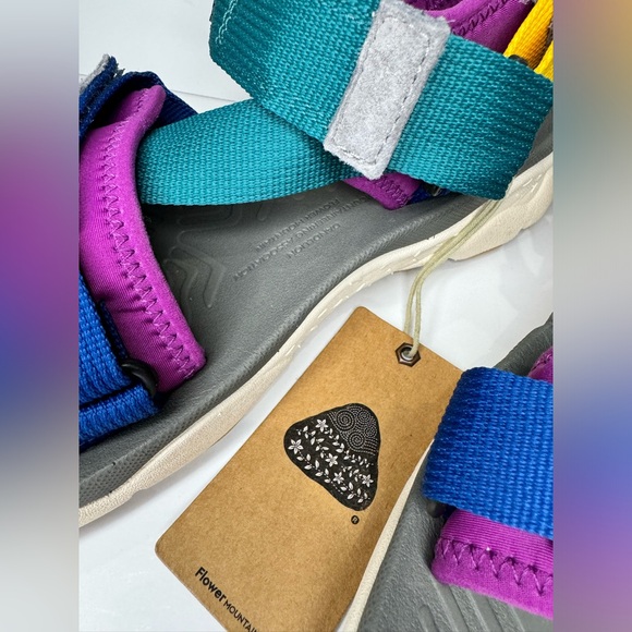 Flower Mountain • NAZCA Womens Sandals, Size 8 Multi color NEW - Picture 14 of 16